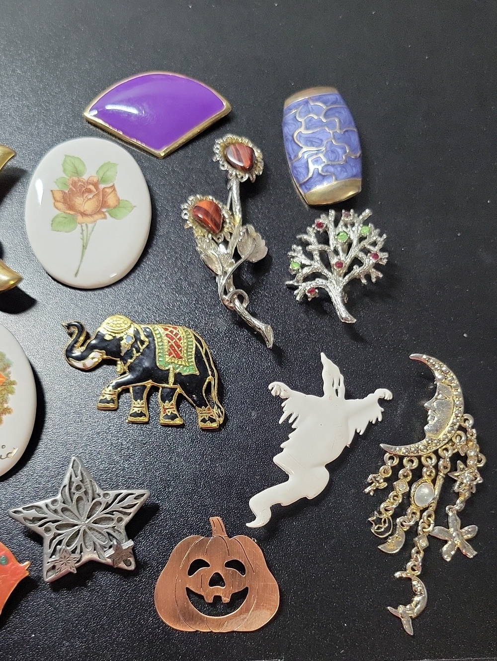 Lot Of 17 Brooch - Women Jewelry